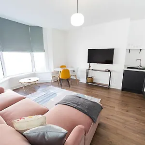 Coastline - Heart Of 1 & 2 Bed New Apartments, Ideal For Contractors And Holidayers Redcar